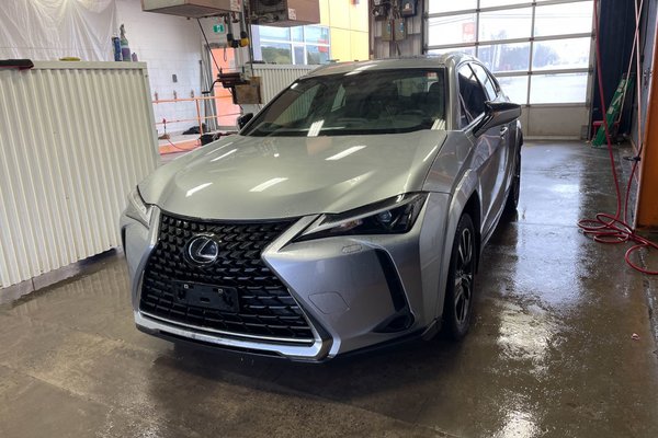 UX 250H eAWD *TOIT* NAV CUIR SIÈGES VENT REG ADAP HUD