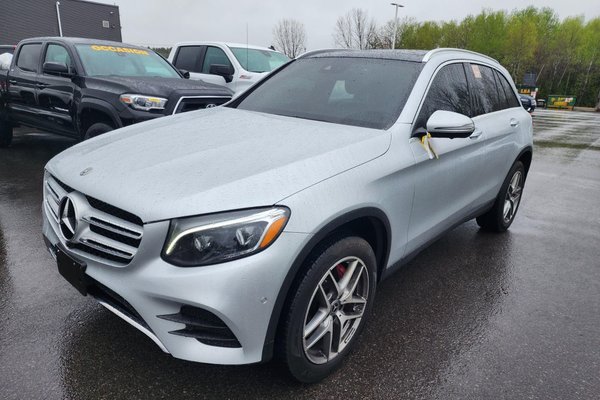 GLC 300 4MATIC *AMG SPORT PKG TOIT NAV CUIR HAYON ELEC