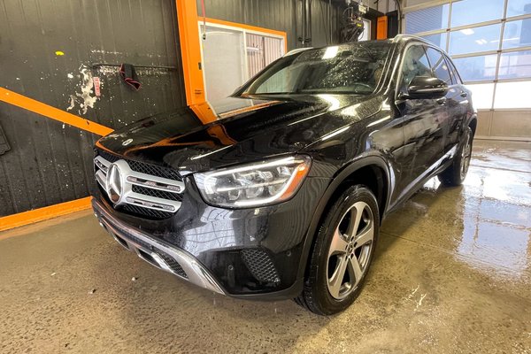 GLC 300 4MATIC *TOIT* NAV CUIR SIÈGES CHAUFF ALERTES