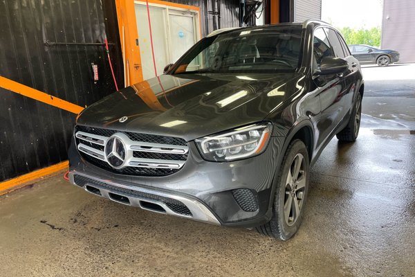 GLC 300 4MATIC *TOIT* NAV CUIR SIÈGES CHAUFF ALERTES