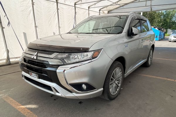 OUTLANDER PHEV SE 4X4 *TOIT* SIÈGES / VOLANT CHAUF HAYON ELECT