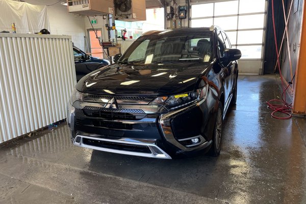 Outlander PHEV GT AWD *TOIT* CUIR SIÈGES CHAUFF REG ADAPT CARPLAY