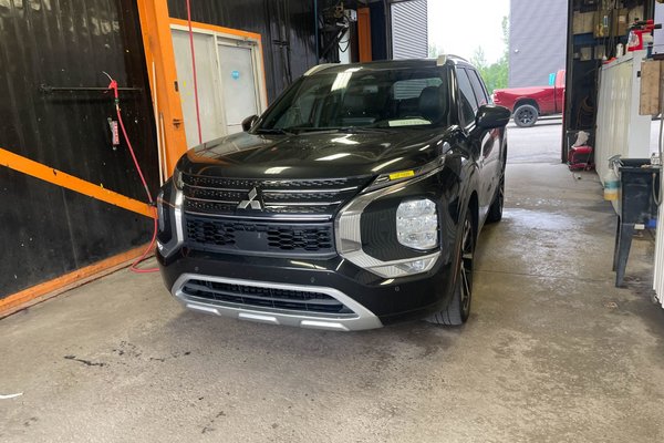 Outlander PHEV GT AWD *7 PLACES* TOIT NAV CUIR SIÈGES CHAUFF BOSE