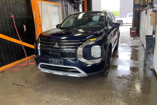 Outlander SE AWD *TOIT* 7 PLACES SIÈGES CHAUFF HAYON ELECT