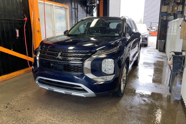Outlander SE AWD *TOIT* SIÈGES CHAUFF HAYON ELECT 7 PLACES