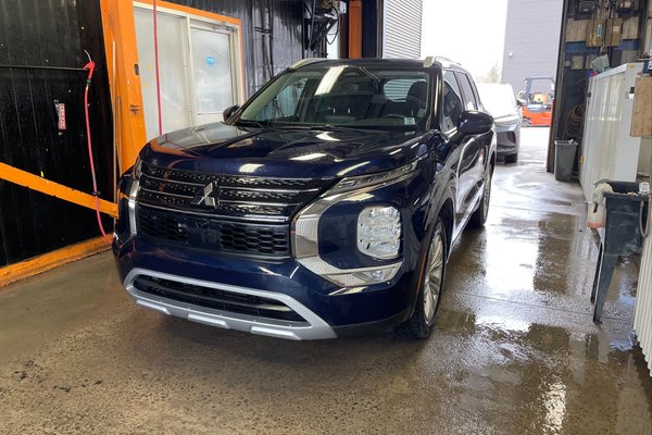 Outlander SE AWD *TOIT* SIÈGES CHAUFF HAYON ELECT 7 PLACES