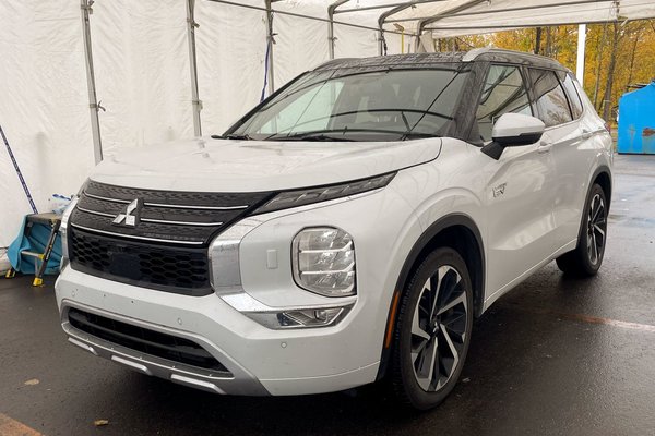Outlander GT PREMIUM AWD *TOIT* 7 PLACES NAV CUIR HAYON ELEC