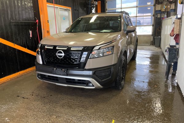Pathfinder ROCK CREEK AWD *8 PLACES* SIÈGES CHAUF REG ADAPT