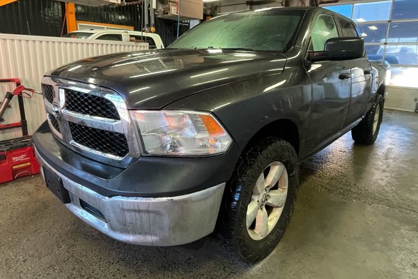 1500 Classic TRADESMAN CREW 4X4 V8 *BEDLINER* REGUL VITESSE USB