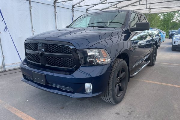 1500 Classic NIGHT EDITION CREW 4X4 V8 *CARPLAY* BLUETOOTH USB