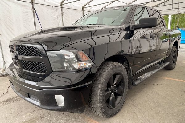 1500 Classic SLT CREW V6 4X4 *BLACK EDITION* BLUETOOTH *HITCH