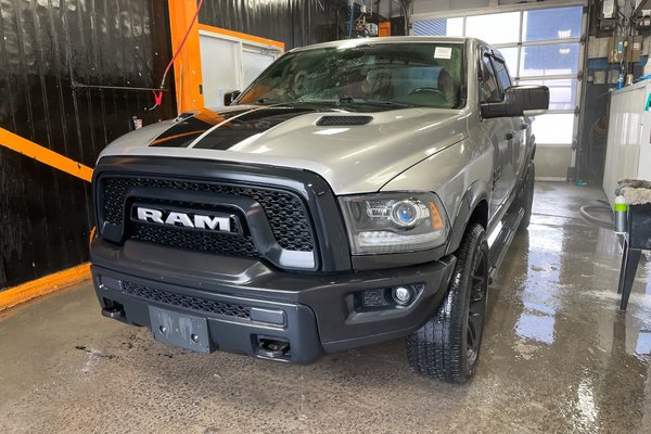 1500 Classic WARLOCK CREW 4X4 *SIÈGES CHAUFF* CARPLAY BEDLINER