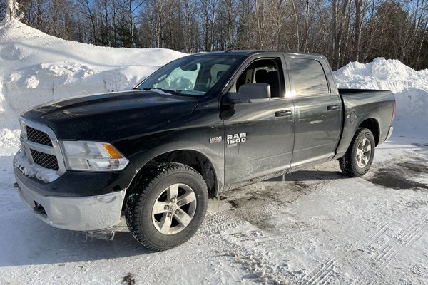 1500 Classic SLT CREW 4X4 V8 GR TECH 1 *SIÈGES / VOLANT CHAUFF*