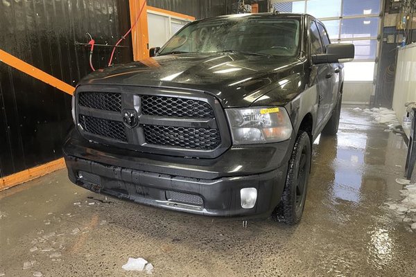 1500 Classic SLT CREW 4X4 *SIÈGES / VOLANT CHAUFF* CARPLAY USB