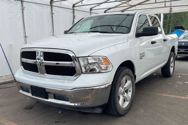 1500 Classic SLT CREW 4X4 *DEM. DISTANCE* BLUETOOTH *HITCH* USB