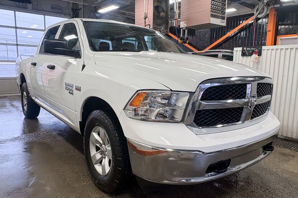 1500 Classic SLT CREW 4X4 V8 *DIFF AUTO* FREINS REMOR BLUETOOTH