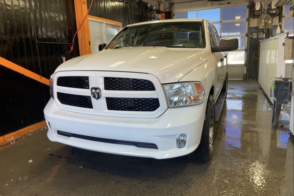 1500 EXPRESS CREW 4X4 V8 *FREINS REMORQ* CAMÉRA