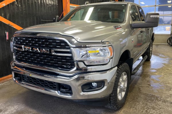 3500 BIG HORN CREW 4X4 DIESEL *CARPLAY LEVEL 1 *BAS KM