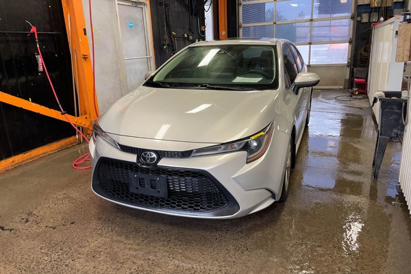 Corolla LE UPGRADE AUTO *TOIT* SIÈGES CHAUFF CARPLAY