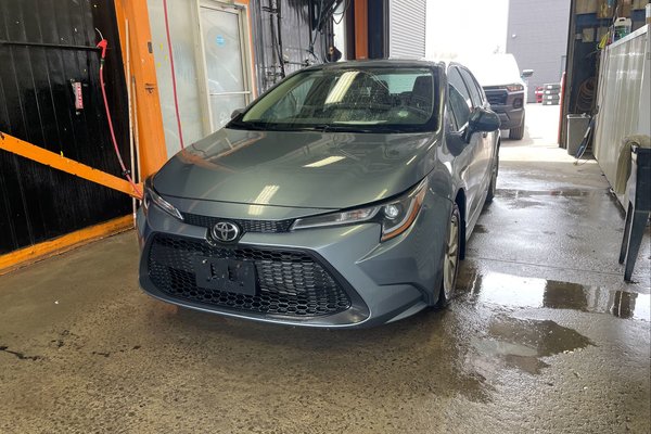 Corolla LE UPGRADE PKG AUTO *TOIT* SIÈGES CHAUF CARPLAY