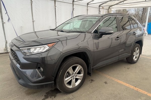 RAV4 XLE AWD *TOIT* HAYON ÉLEC GR SÉCURITÉ SIÈGES CHAUF