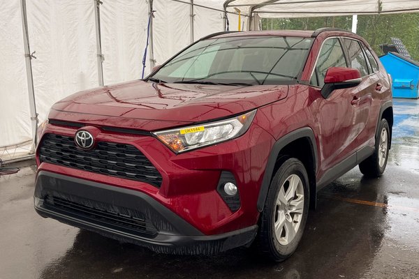 RAV4 XLE AWD *TOIT* HAYON ÉLEC GR SÉCURITÉ SIÈGES CHAUF