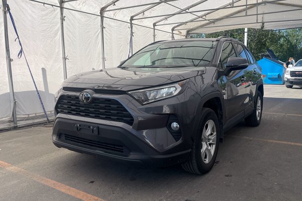 RAV4 XLE AWD *TOIT* HAYON ÉLEC GR SÉCURITÉ SIÈGES CHAUF