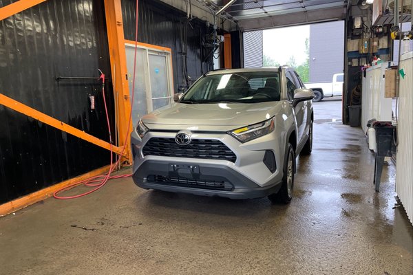 RAV4 XLE AWD *TOIT* SIÈGES CHAUFF HAYON ELECT REG ADAPT