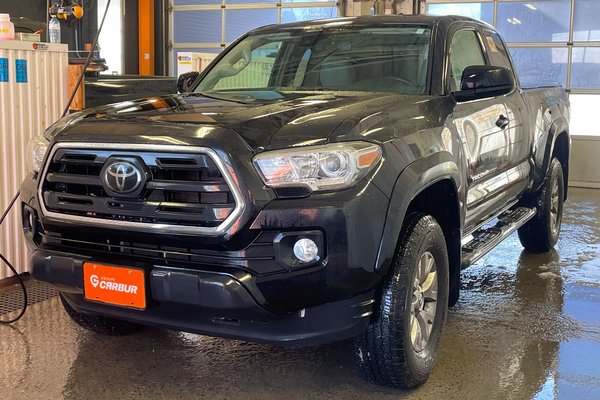 Tacoma SR5 4X4 *SIÈGES CHAUF* REG ADAP BLUETOOTH BEDLINER