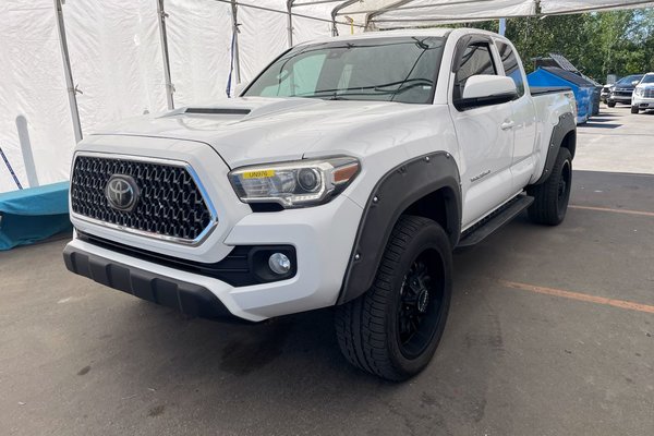 Tacoma SR5 TRD OFFROAD 4X4 *NAV* SIÈGES CHAUF GR SÉCURITÉ