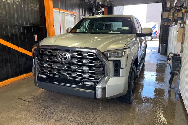 Tundra PLATINUM 4X4 *TOIT* NAV CUIR SIÈGES VENT REG ADAPT