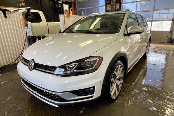 GOLF ALLTRACK 4MOTION *TOIT* NAV CUIR FENDER SIÈGES CHAUFF