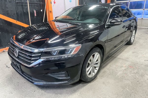 Passat HIGHLINE AUTO *TOIT* SIÈGES CHAUFF CARPLAY ALERTES