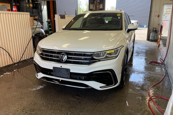 Tiguan HIGHLINE R-LINE 4MOTION *TOIT* NAV SIÈGES VENTIL
