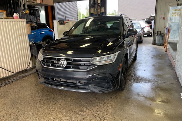 Tiguan COMFORTLINE R-LINE BLACK EDITION 4MOTION *TOIT*