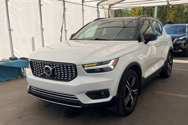XC40 R-DESIGN AWD *TOIT* SIÈGES CHAUFF HAYON ELECT USB