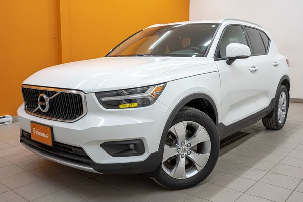 XC40 MOMENTUM AWD *TOIT* SIÈGES CHAUFF HAYON ELECT USB
