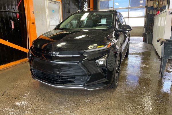 Bolt EUV PREMIER *TOIT* NAV CUIR SIÈGES VENT BOSE CAM 360