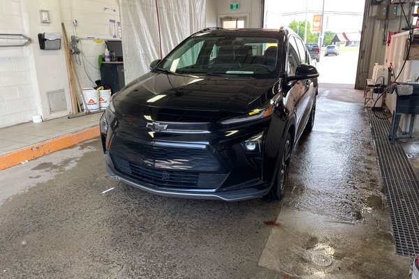Bolt EUV PREMIER *TOIT* NAV CUIR SIÈGES VENT BOSE CAM 360