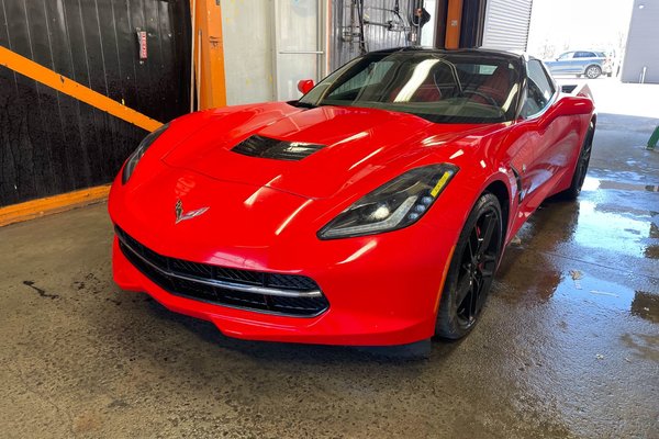 Corvette 1LT STINGRAY *TOIT VITRÉ* CUIR ROUGE ÉCHAPP PERFO