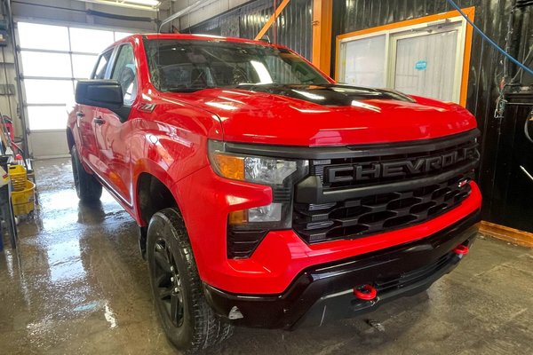 Silverado 1500 CUSTOM TRAIL BOSS CREW 4X4 *CARPLAY* BEDLINER WIFI