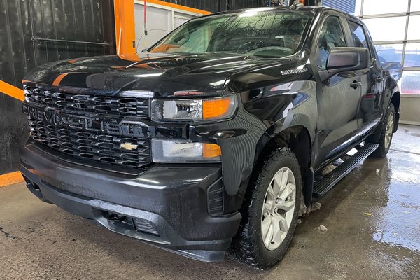 Silverado 1500 CUSTOM CREW 4X4 *CARPLAY* BEDLINER BLUETOOTH WIFI