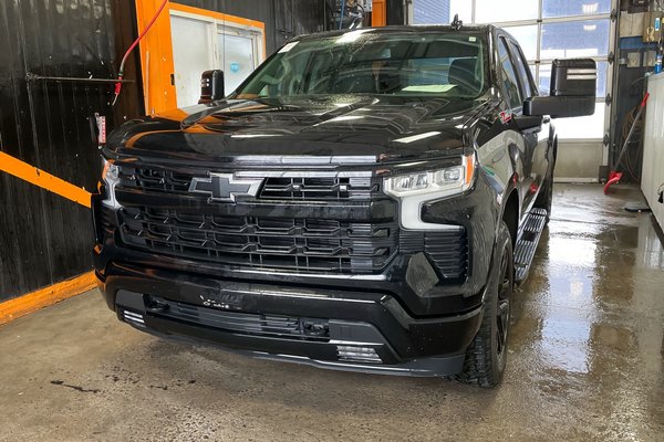 Silverado 1500 RST Z71 CREW 4X4 V8 *SIÈGES CHAUFF* BEDLINER WIFI