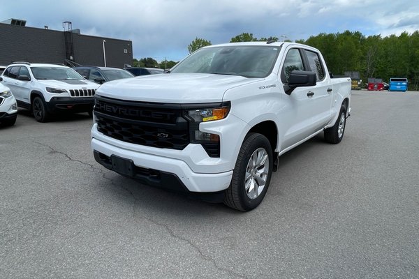 Silverado 1500 CUSTOM CREW 4X4 *BEDLINER* CARPLAY BLUETOOTH WIFI