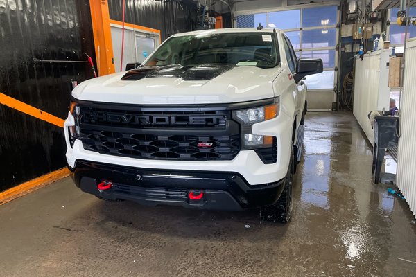 Silverado 1500 CUSTOM TRAIL BOSS CREW 4X4 V8 *CARPLAY* BEDLINER