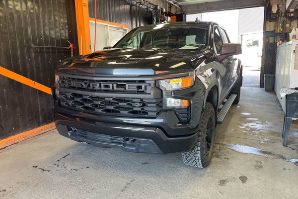 Silverado 1500 CUSTOM TRAIL BOSS CREW 4X4 *CARPLAY* BEDLINER WIFI