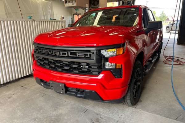 Silverado 1500 CUSTOM CREW 4X4 *GR BLACKOUT* CARPLAY MULTI-FLEX