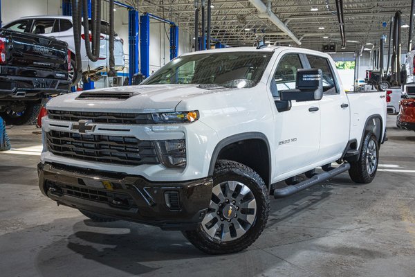 SILVERADO 2500 HD CUSTOM