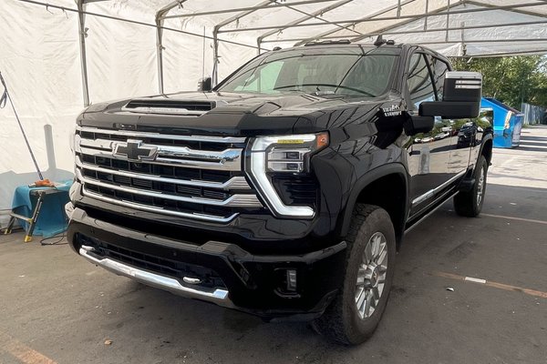 Silverado 2500HD HIGH COUNTRY CREW 4X4 DIESEL *NAV* *PNBV 9900 LBS*