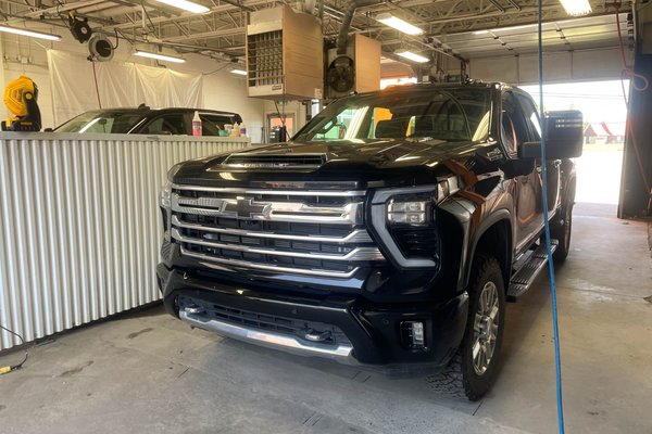 Silverado 2500HD HIGH COUNTRY Z71 CREW 4X4 *DIESEL* TOIT *HUD* BOSE